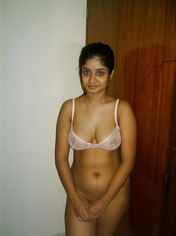 Sexy indiano desi che espone
 #34969548
