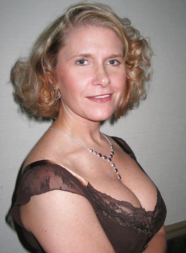 Super-duper milf! #31 (non nudo)
 #25689592