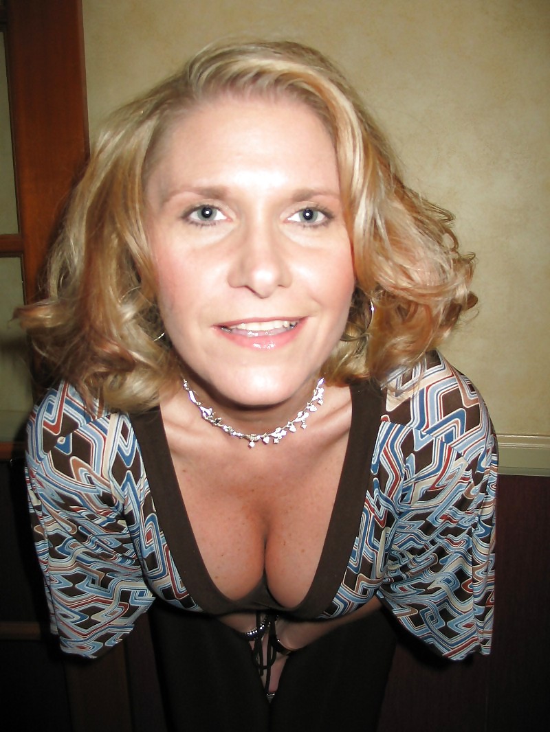 Super-duper milf! #31 (non nudo)
 #25689634