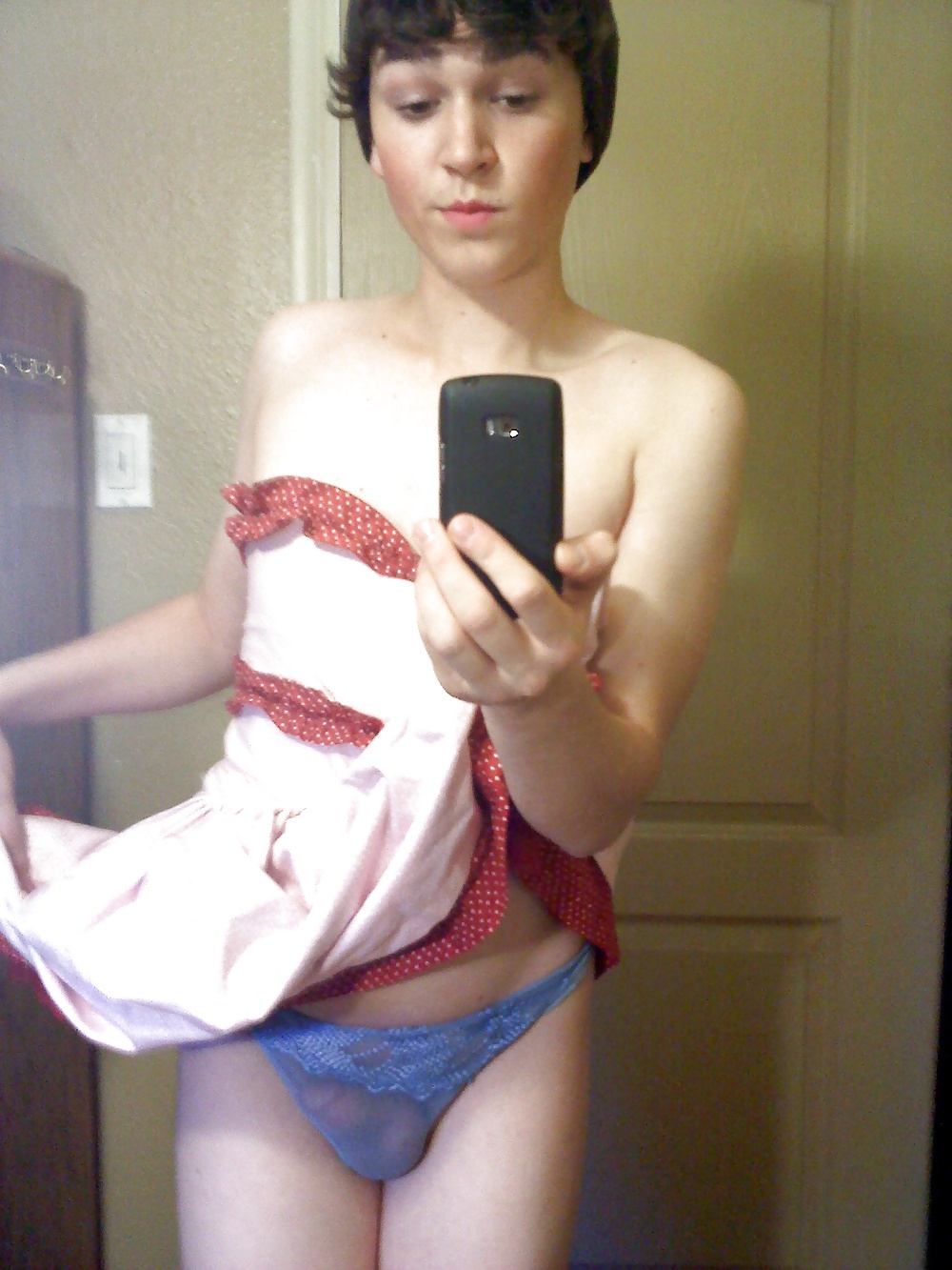 Nuttig Weichei Girlyboy #30181111