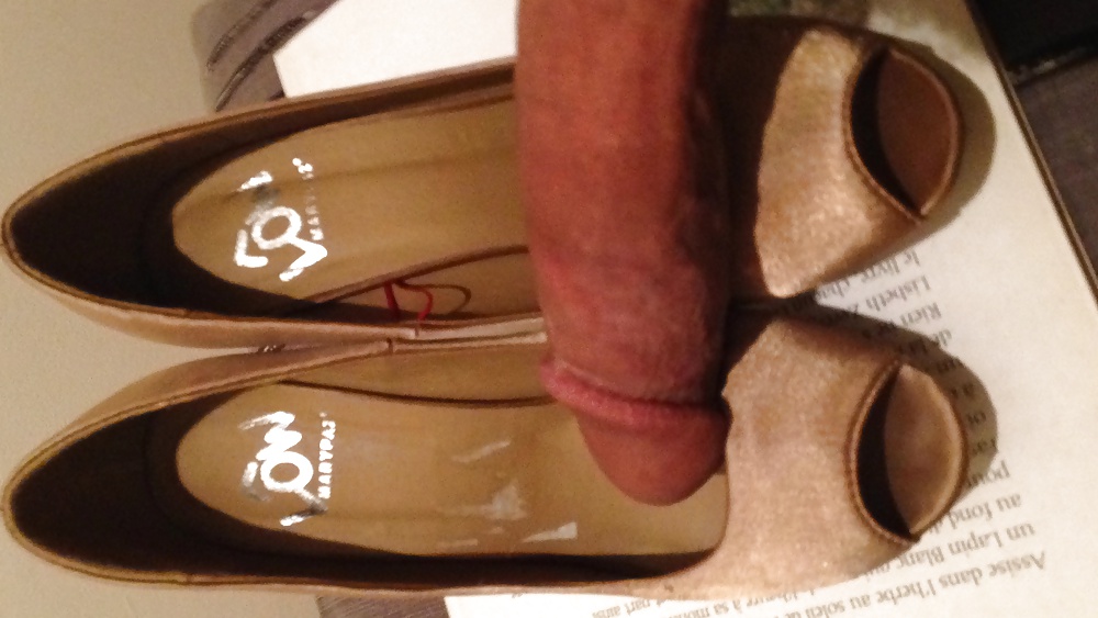 アラブ人のセクシーな靴底とサンダルのファック
 #28624427