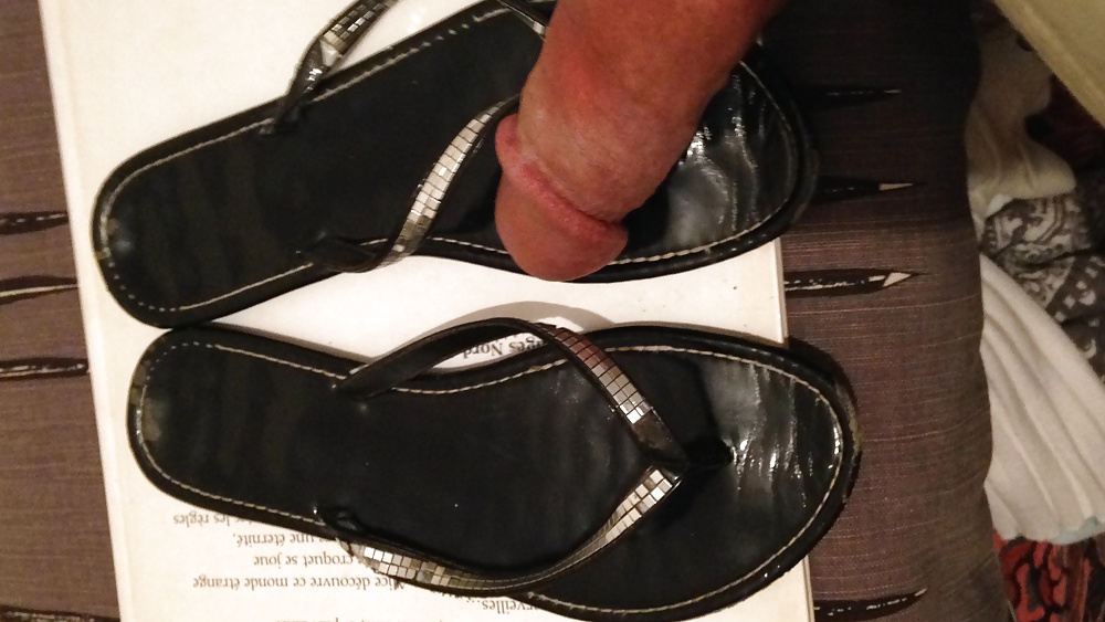 アラブ人のセクシーな靴底とサンダルのファック
 #28624435