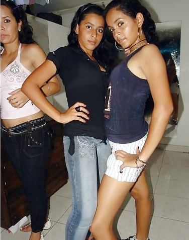 LATINAS HOT EN JEANS #26237615