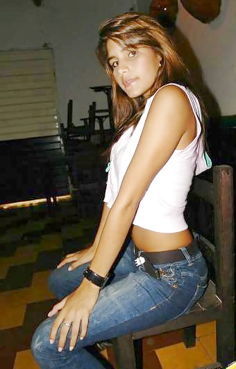 LATINAS HOT EN JEANS #26237653