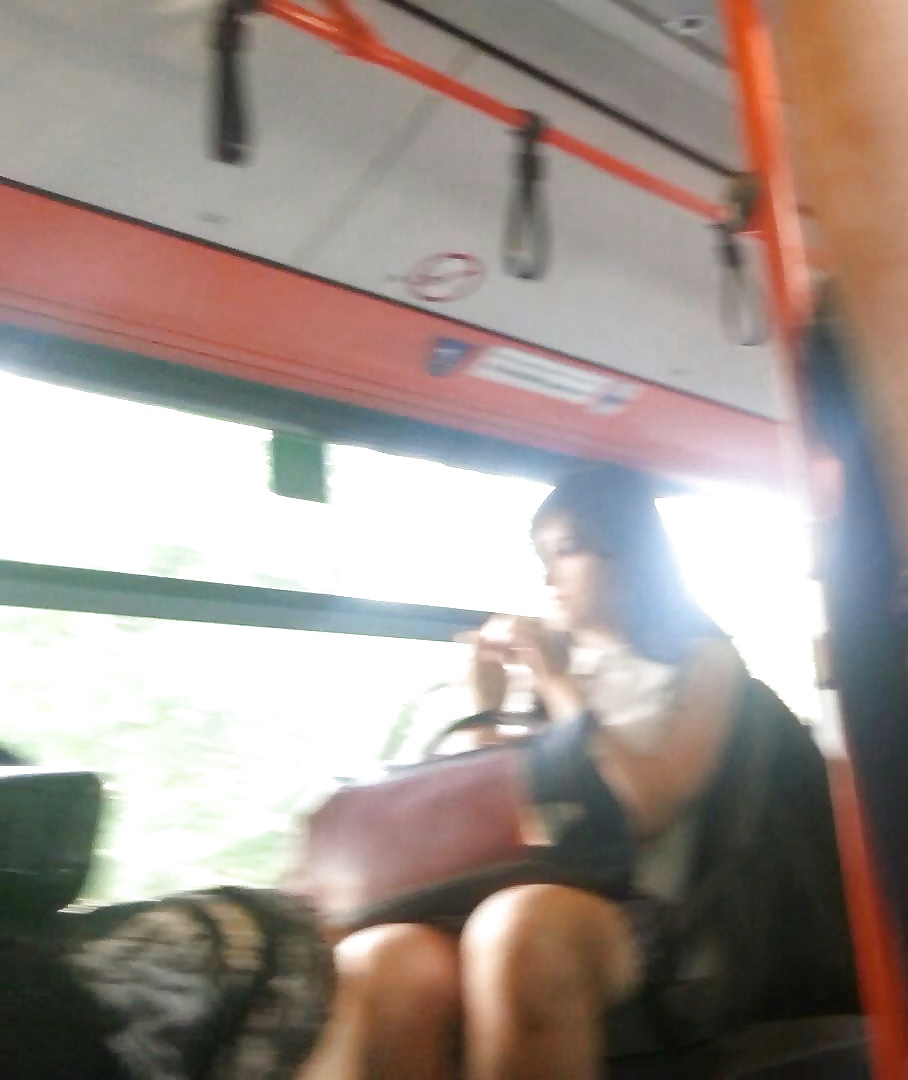 Espía viejo + joven en autobús rumano
 #28702007