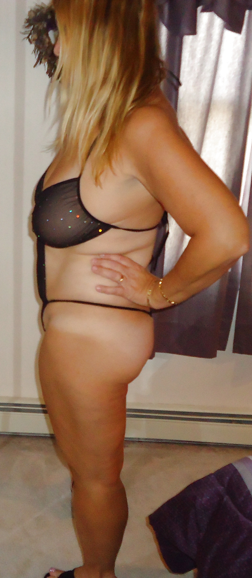 妻の新しいランジェリー
 #35239634