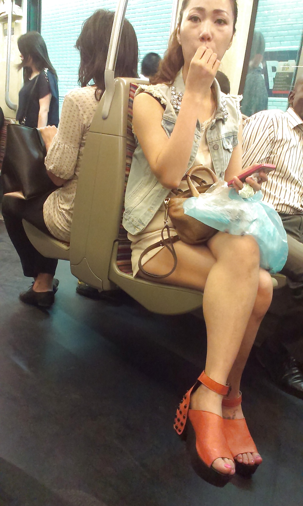 Voyeur side : asian in subway, teen and milf #33399538