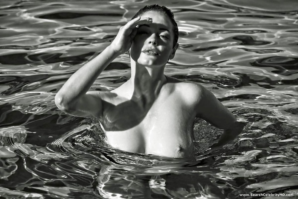 Rose mcgowan nudo photoshoot - flaunt (2014)
 #38654361