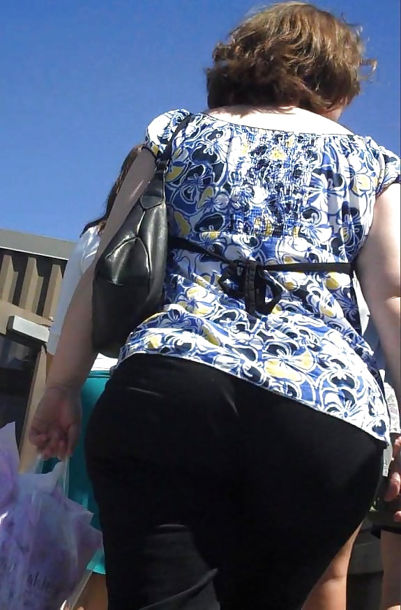 Candid Mom Big Butt - Street Voyeur  Booty  #40783988