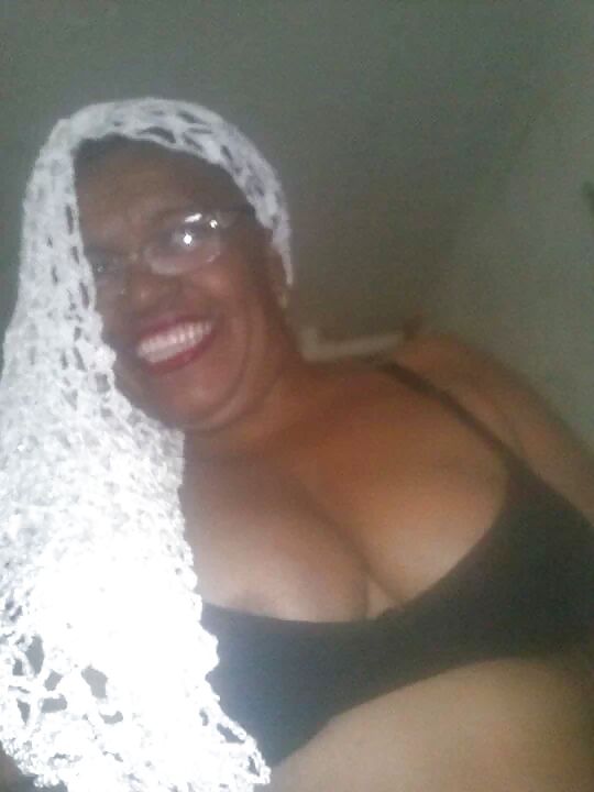 La mia nonna negra in webcam
 #24768067