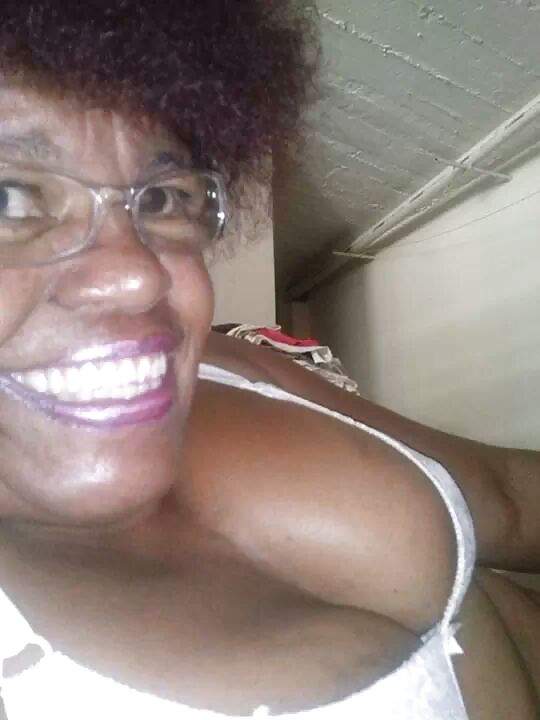 La mia nonna negra in webcam
 #24768070