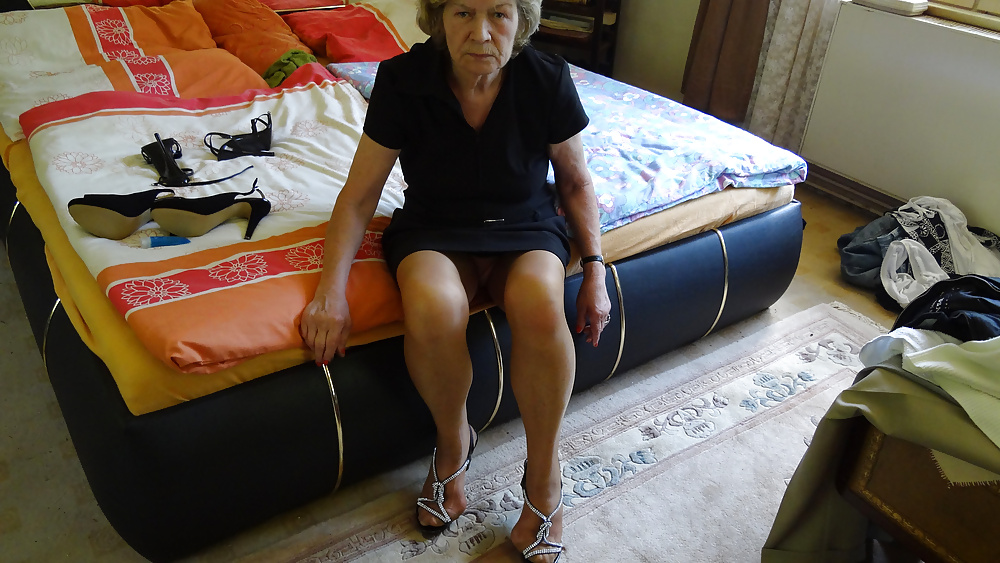 La señora aurea 71 años es una vendedora jubilada
 #31219071