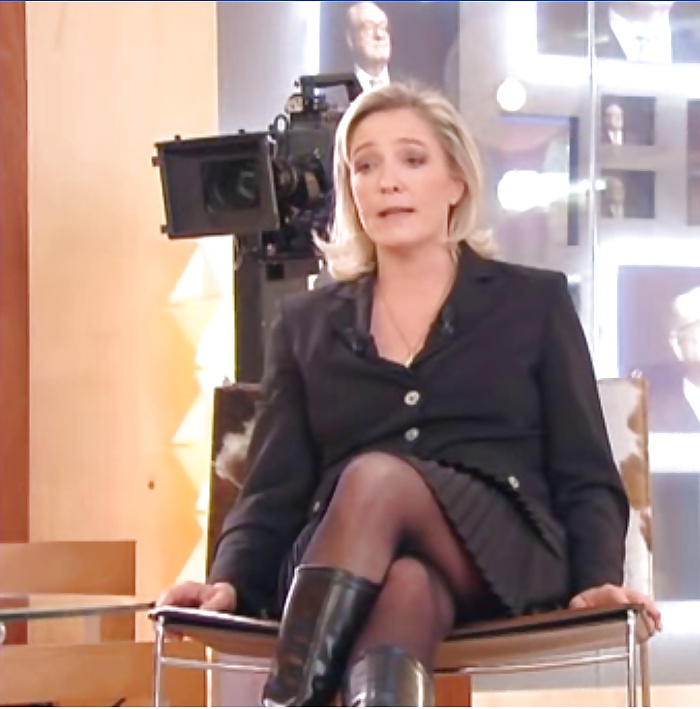 Licking the boots of conservative Marine Le Pen #39593138