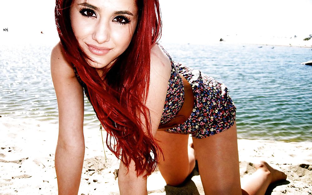 Ariana grande
 #24271793