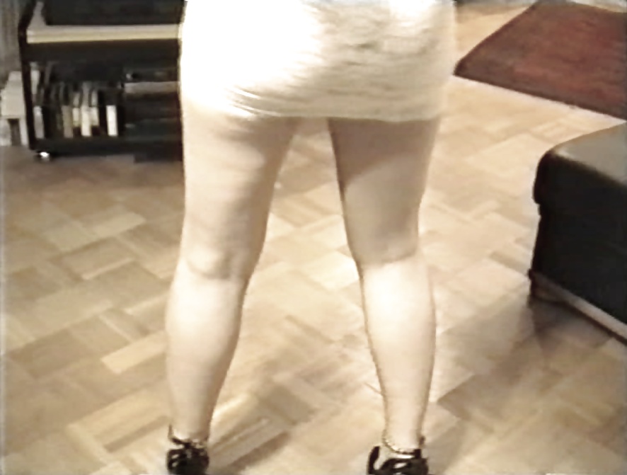 サグ - 非常に短い白いレースのタイトスカート 14
 #25182558