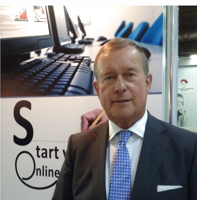 勃起(207)
 #25995383