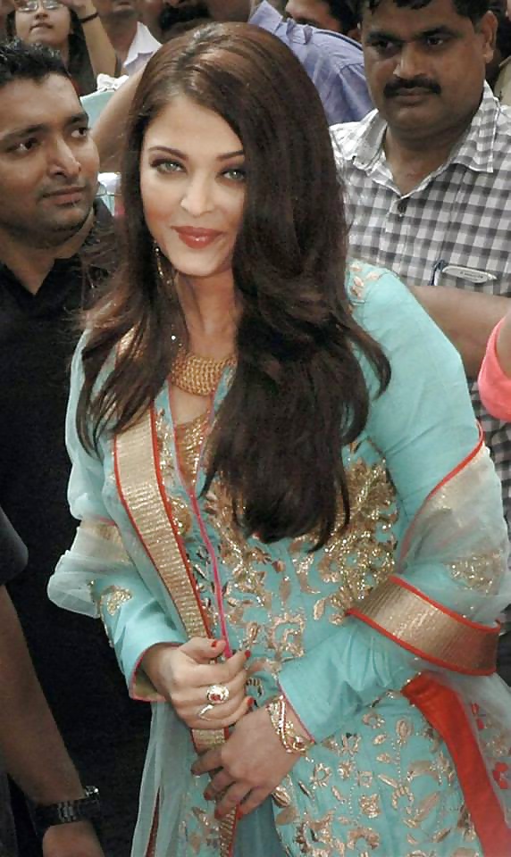 Aishwarya Rai: rare pictures - PLEASE COMMENT #27499600