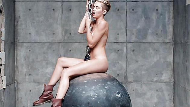 Miley Cyrus Nus (faux) #29672961