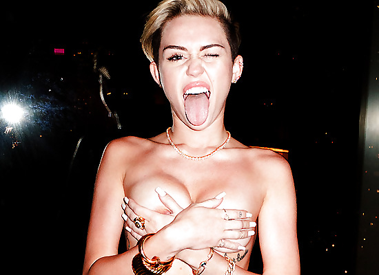 Miley cyrus desnudos (fakes)
 #29673077