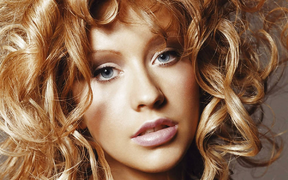 Christina Aguilera #36327309