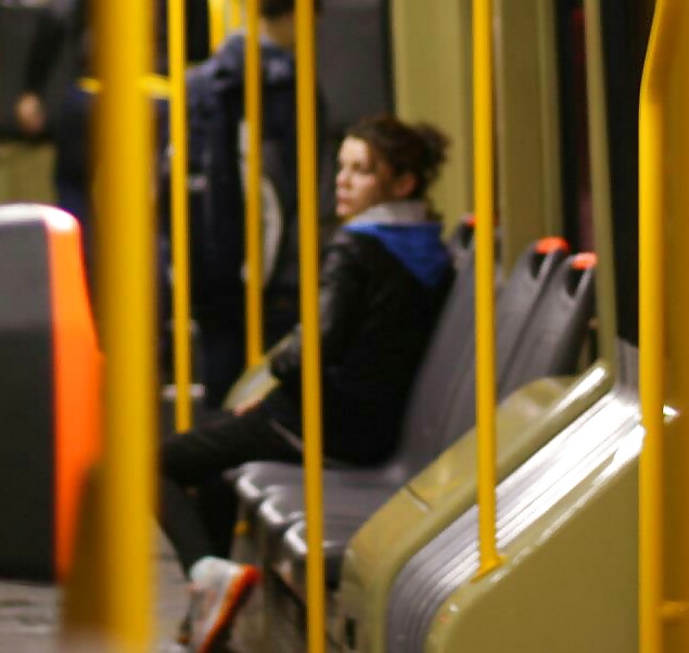 Spion Alt + Jung In Tren, Bus, Bahnhof, Straßenbahn Rumänisch #25806258