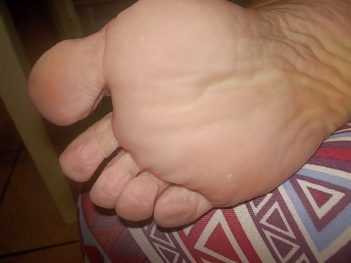 Sonia Sexy Meaty Deep Wrinkled Feet