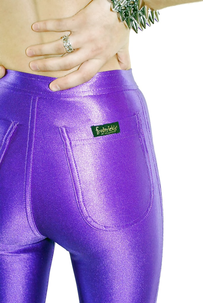 紫のスパンデックスのディスコ・パンツ
 #31484413