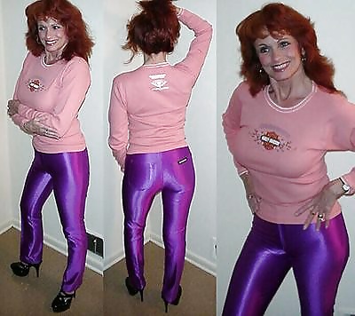紫のスパンデックスのディスコ・パンツ
 #31484427