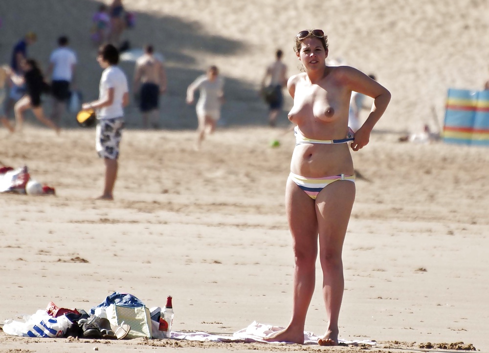 Topless à La Plage 4. #23997664