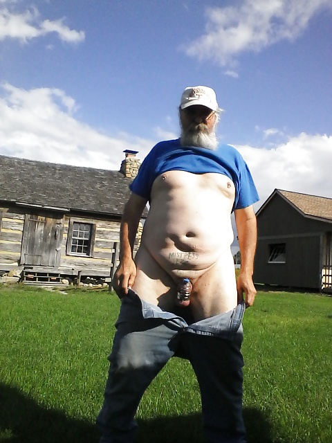 Public exposure #31105071