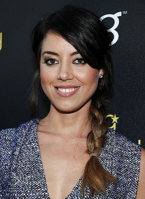 Aubrey plaza
 #24331999