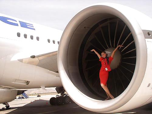 空飛ぶ女の子
 #36472328