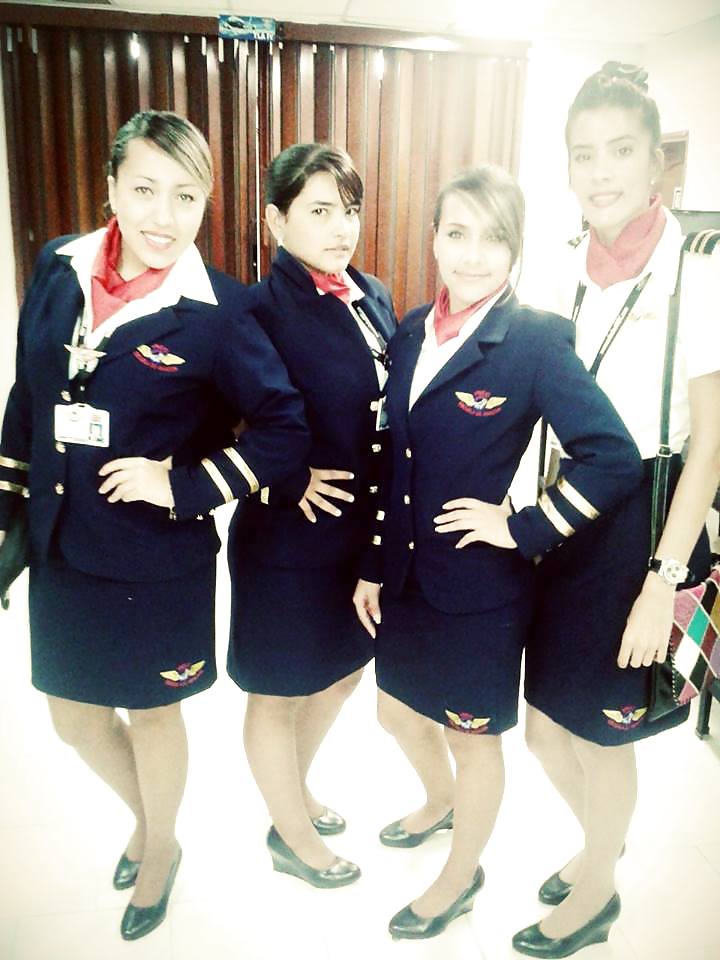 空飛ぶ女の子
 #36472341