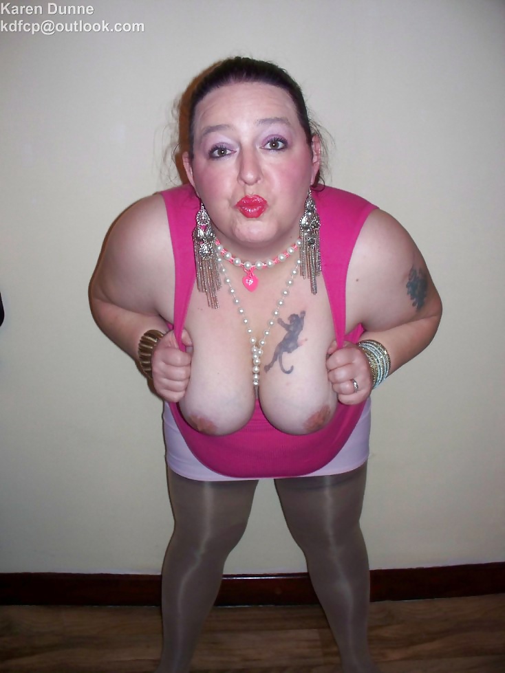 Fat Slut Karen Dunne Plays With Her Dildo #31726621