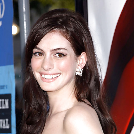 Anne hathaway
 #25050978