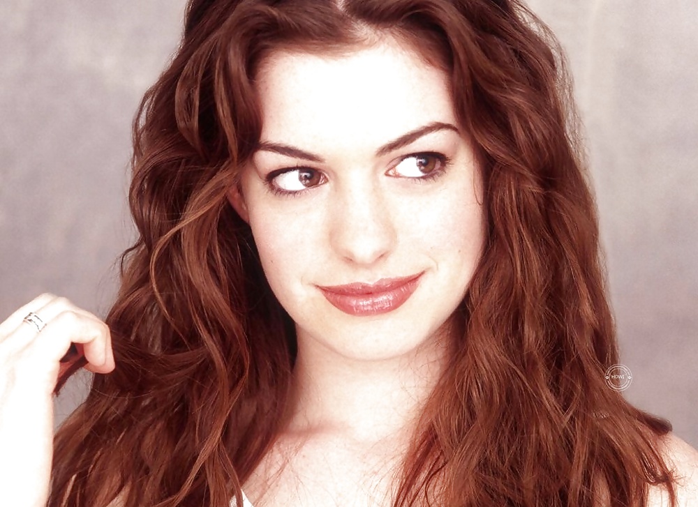 Anne hathaway
 #25050990