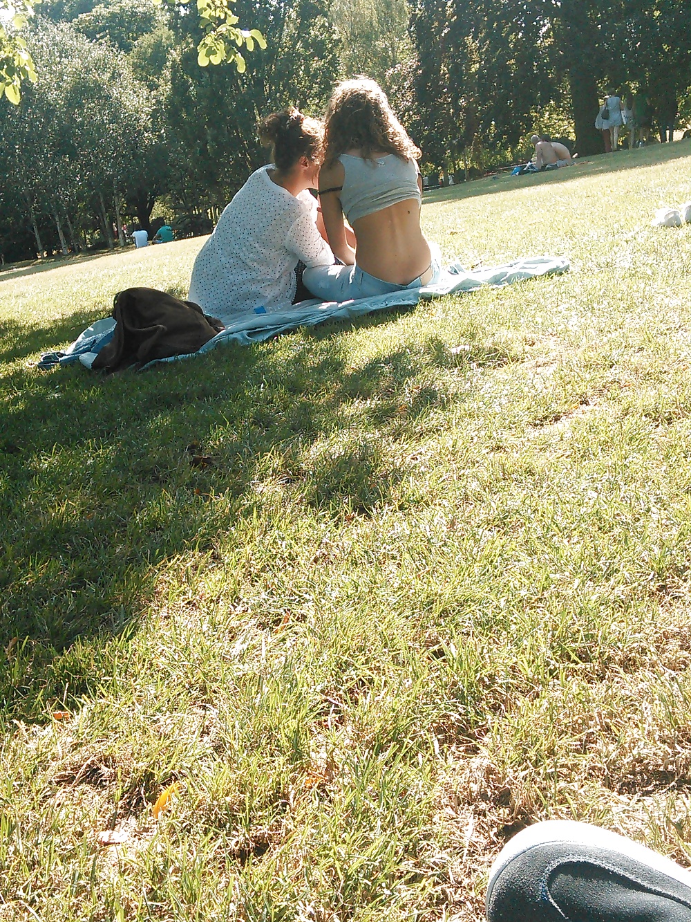 Londonperv Des Candids 2014 - Band 9 (im Park) #33325990