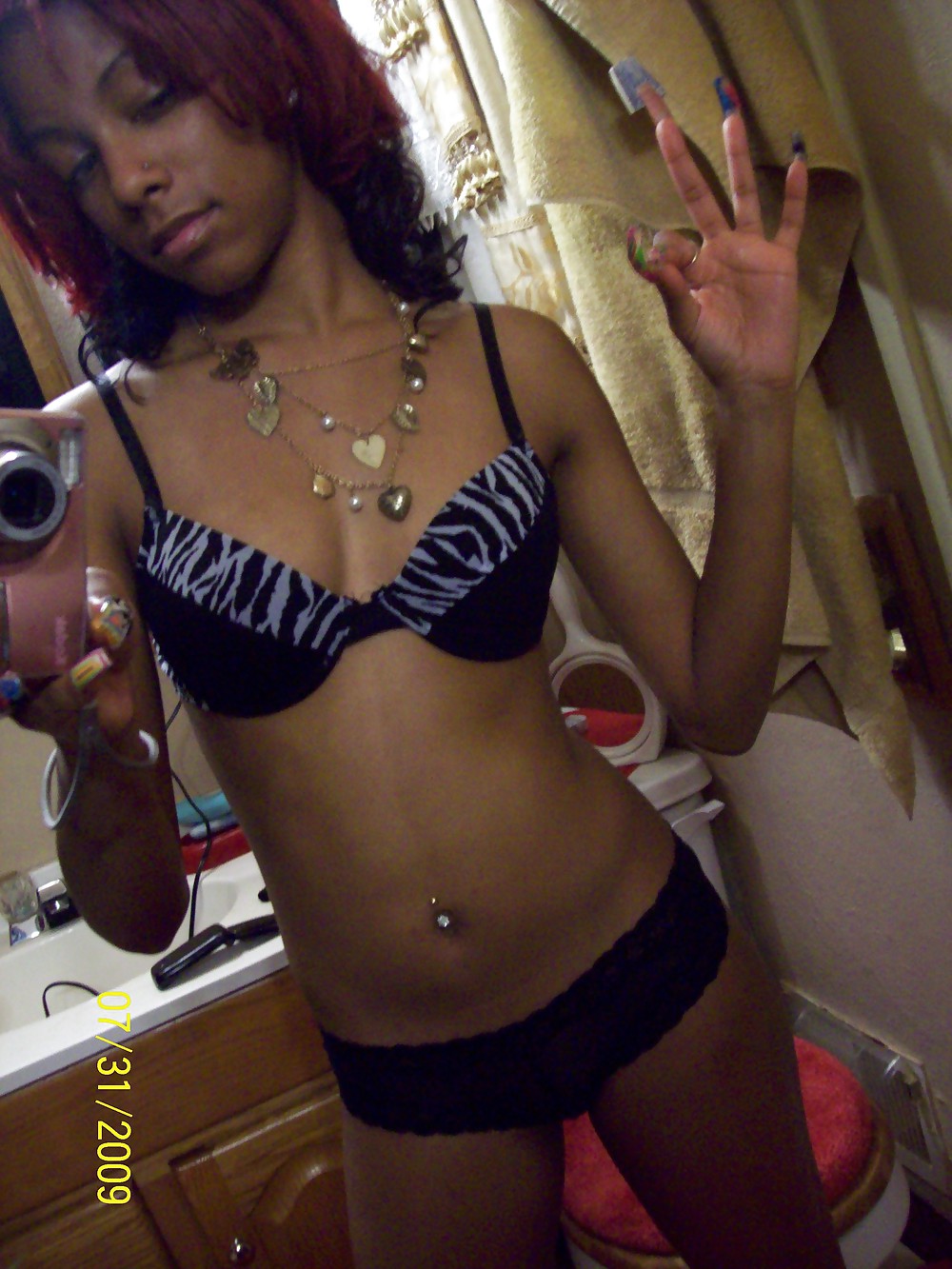 Pretty amateur ebony selfshot
 #24104979