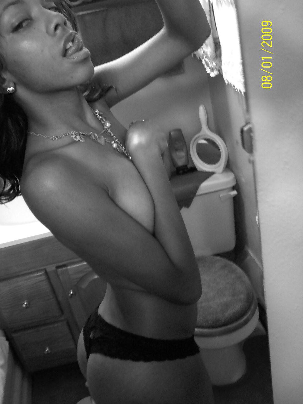 Pretty amateur ebony selfshot
 #24105209