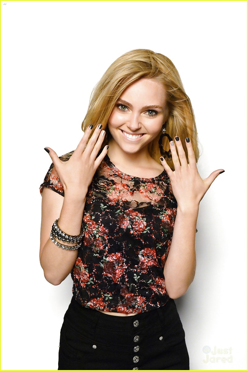 AnnaSophia Robb #23147712