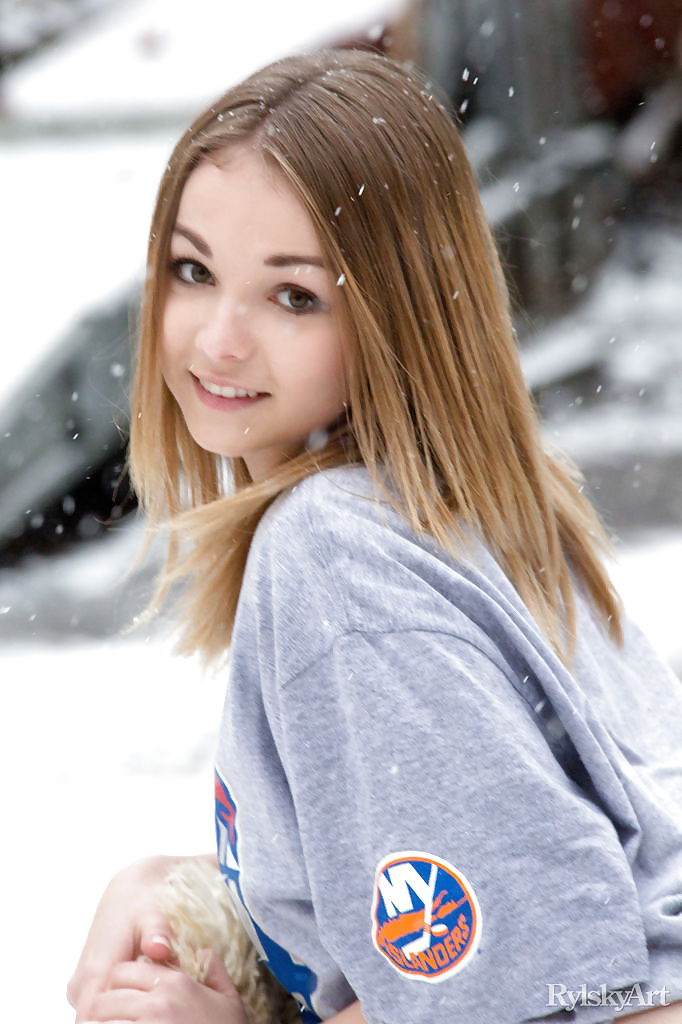 La belle fille habillee
 #26414859