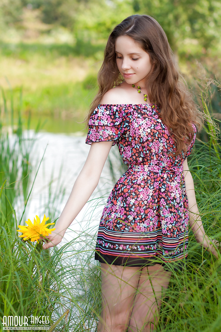 La belle fille habillee
 #26414899