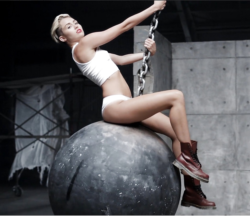 Miley cyrus desnuda
 #35749998