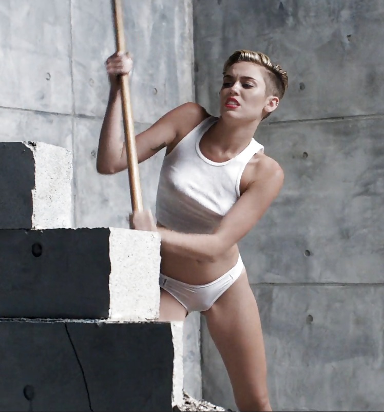 Miley cyrus desnuda
 #35750079