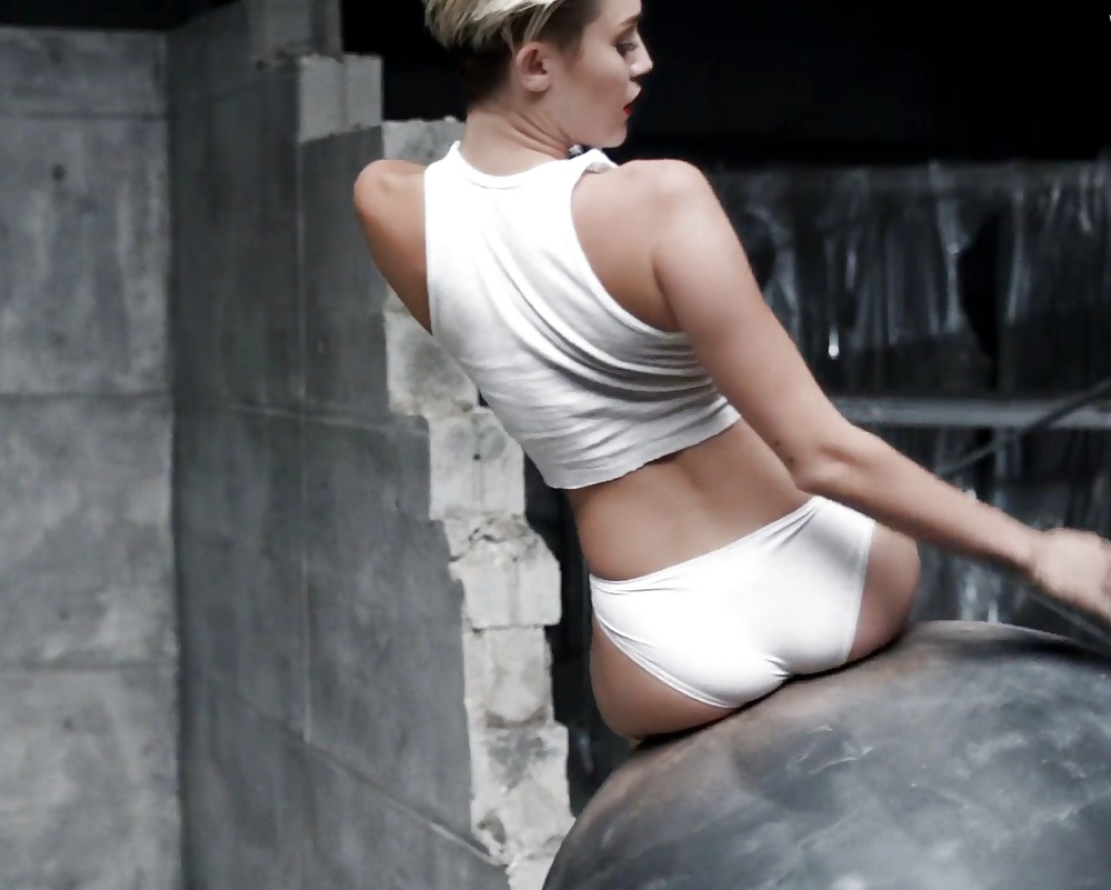 Miley Cyrus Nackt #35750087