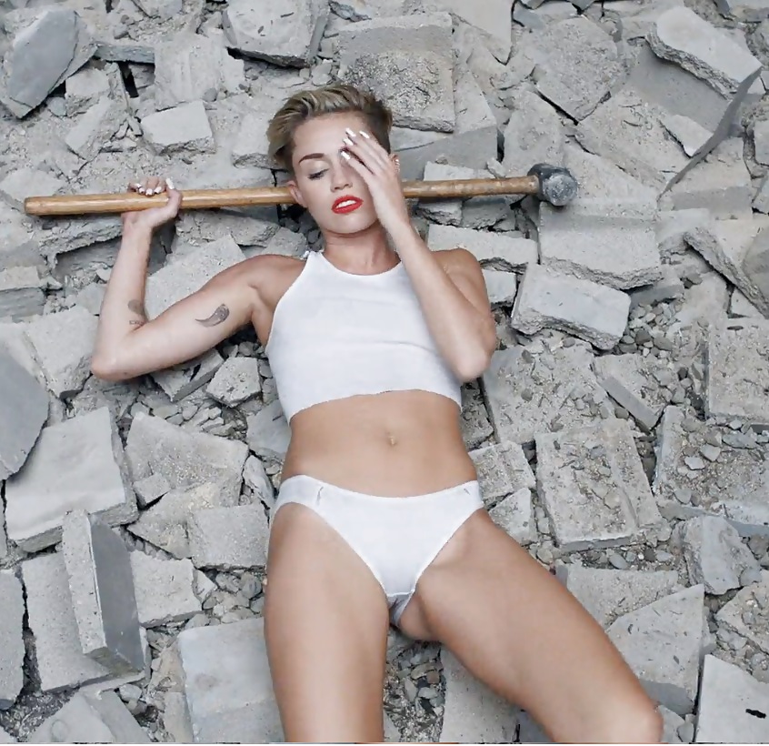 Miley Cyrus Nackt #35750117