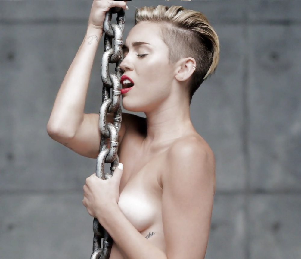 Miley Cyrus Nackt #35750158