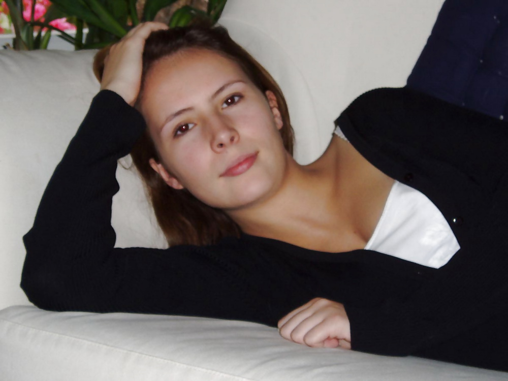 Adelaide belle brune la vingtaine #39544082