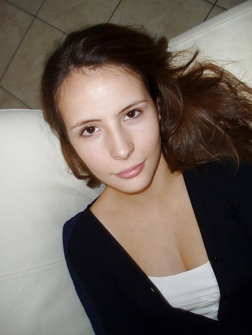 Adelaide belle brune la vingtaine #39544307