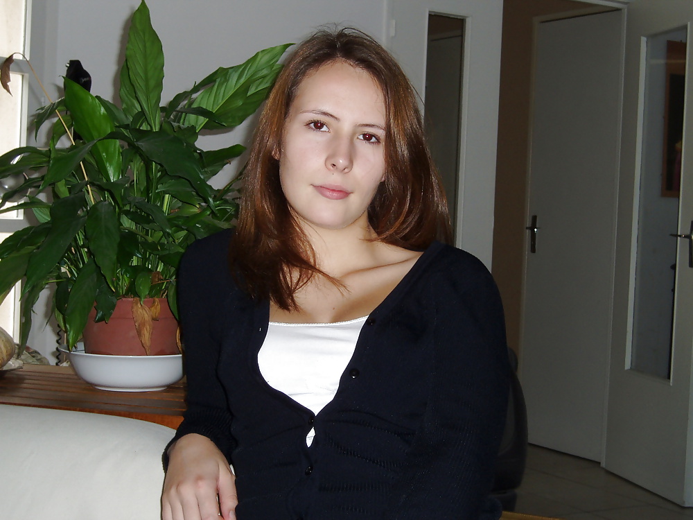 アデレード・ベル・ブルーン・ラ・ヴィンターヌ（Adelaide belle brune la vingtaine
 #39544406